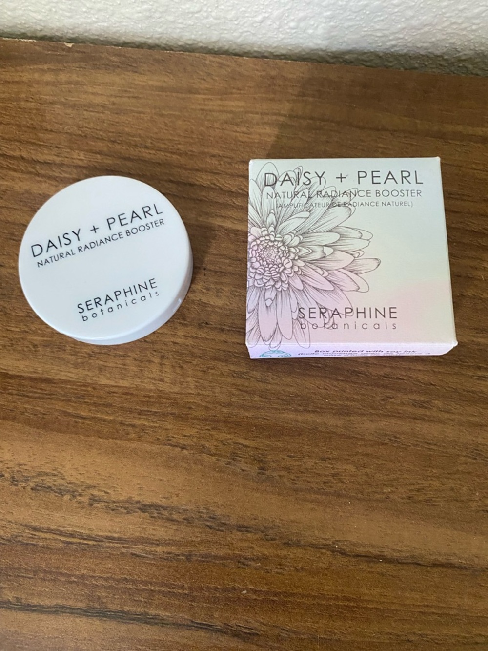 Seraphine Botanicals Daisy + Pearl Natural Radiance Booster - Picture 2 of 4